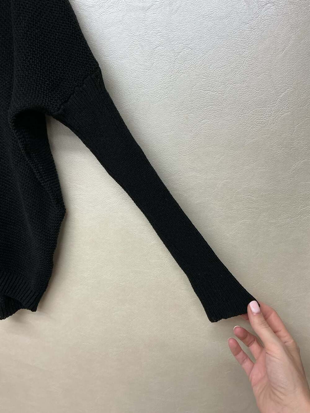 Miracle U.S.A. Black Open Knit High-Low Hem Boxy Sweater Size M/L - Picture 3 of 5